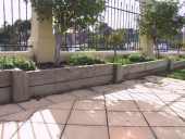32_quantum-stone-pavers-with-sleepers-retaining